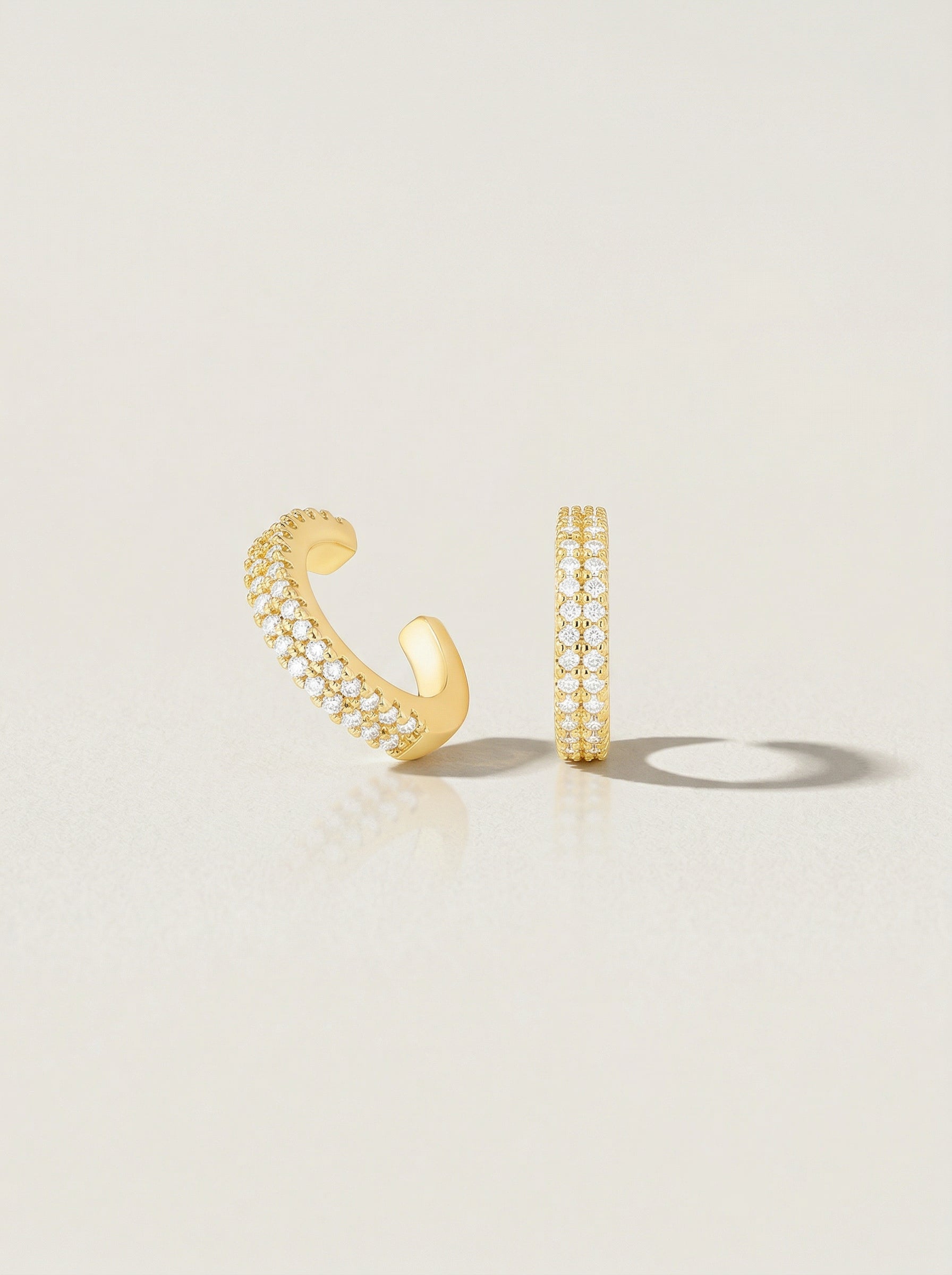 PIERCING DE ORELHA UNITÁRIO REDONDO COM ZIRCÔNIAS
